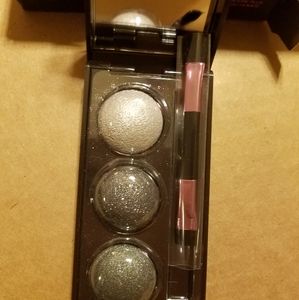 Avons Mark Star Status 3 color eyeshadow palette